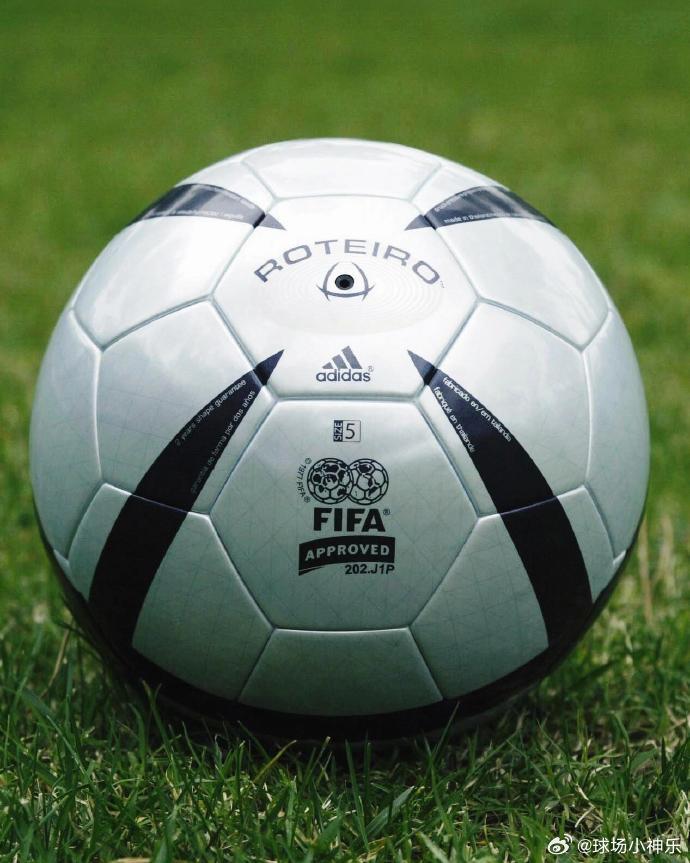 体球网即时比分旧版应用界面展示